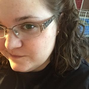 Meet your Posher, Abigail